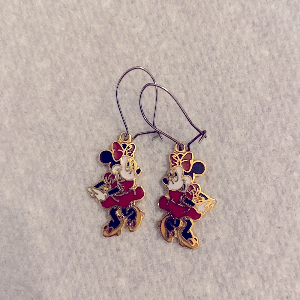 VINTAGE Minnie Mouse dangle earrings FROM early 1980s EUC, DISNEY Brand